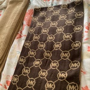 Michael Kors reversible monogram scarf